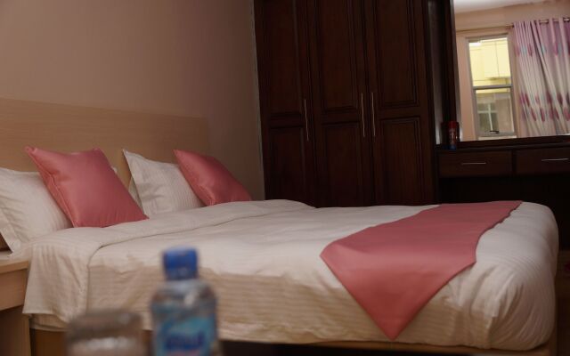 Là Ponye Hotel Apartment