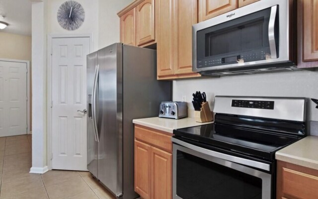 Penthouse Prize. 3 Bedroom Condo by Redawning