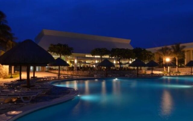 Royal Select at Grand Park Royal Cancun-All Inclusive-Adults Only