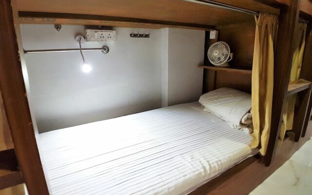 Hexa Ahlan Dorm - Hostel