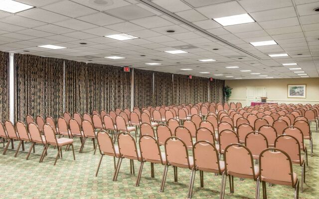 Quality Inn & Suites McDonough South I-75