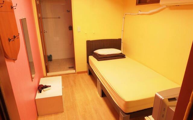 Shinchon Hostel
