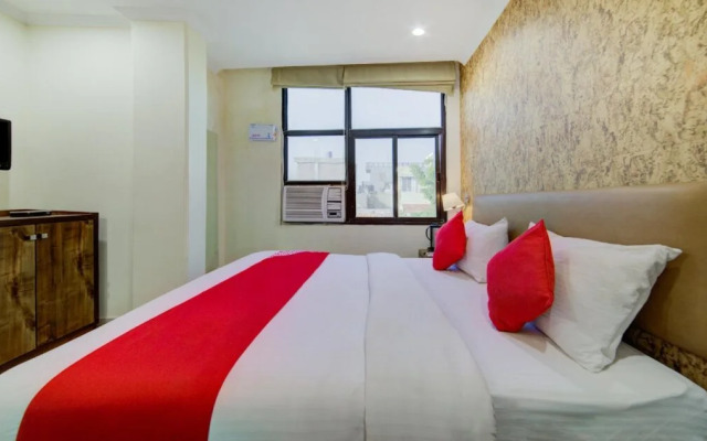 OYO 14892 Hotel Tourista