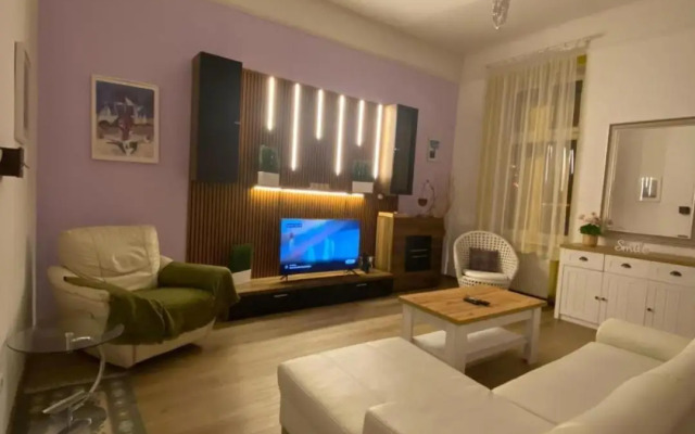 Park Danubes view central market Budapest