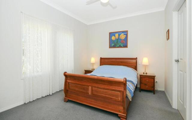 All Seasons Port Elliot Holiday House