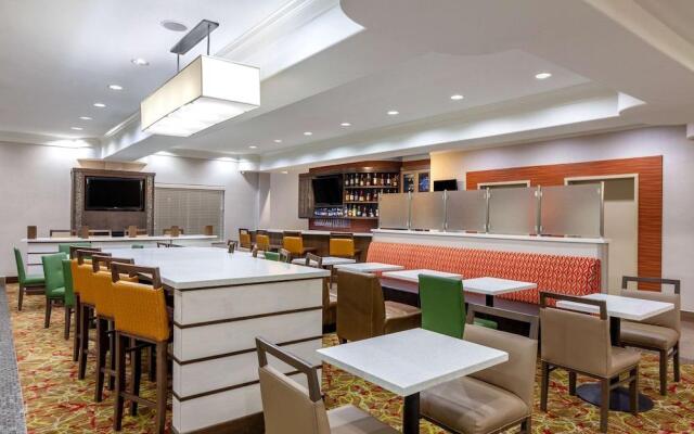 La Quinta Inn  Suites by Wyndham Houston Channelview