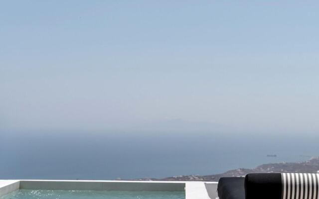Cresanto Luxury Suites - Adults Only
