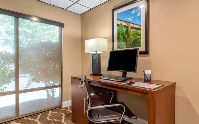 Comfort Inn & Suites Athens North