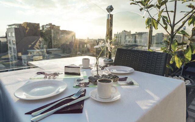 BGuest Hotel & Residence