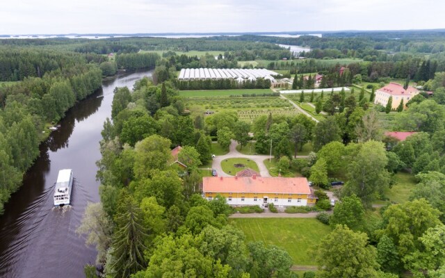 Lepaan Matkailun Kartanon vierashuone
