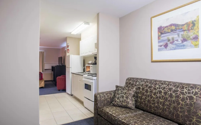 Ramada Limited 100 Mile House