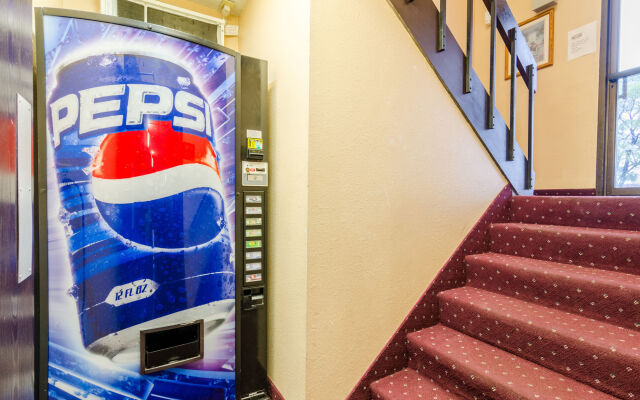 Rodeway Inn Mitchell