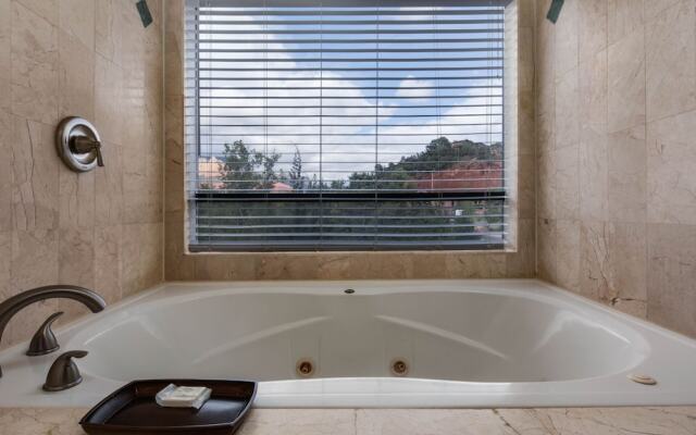 The Inn Above Oak Creek