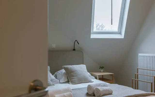 Spacious Top-flour Apartment With Private Parking