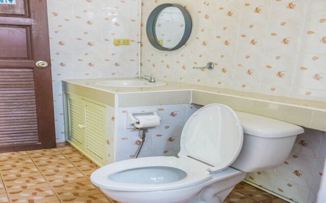 RoomQuest One Bangsaray