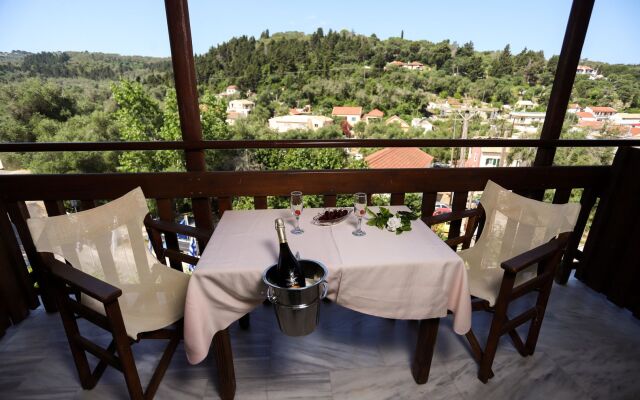 Bastas Hotel & Studios