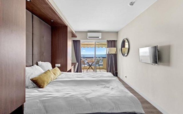 Riviera Beach Hotel