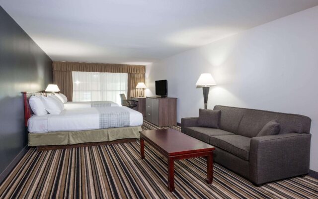 Super 8 by Wyndham Downtown Toronto