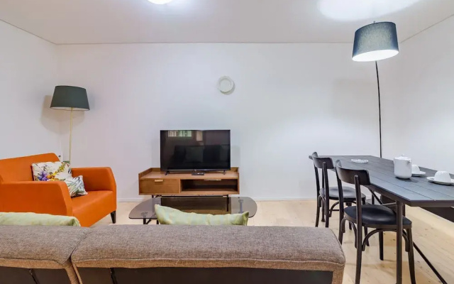 1-bedroom Apartment in Porto's Heart