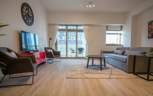 One Perfect Stay Executive Tower