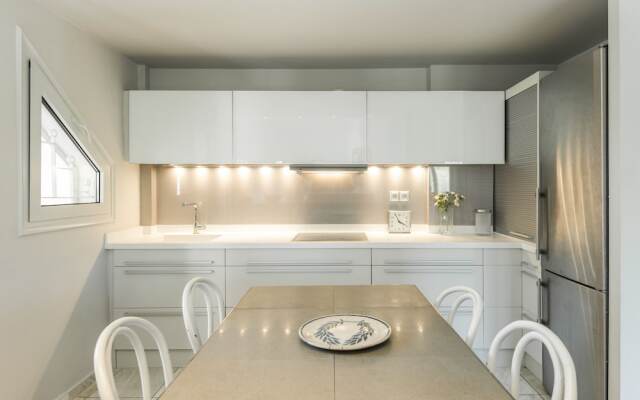 Villa Azzuro by JJ Hospitality