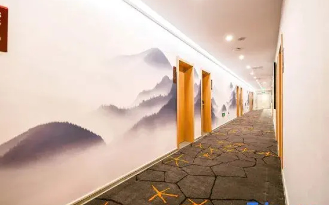 Junyi selected hotel (Hohhot University East Street store)