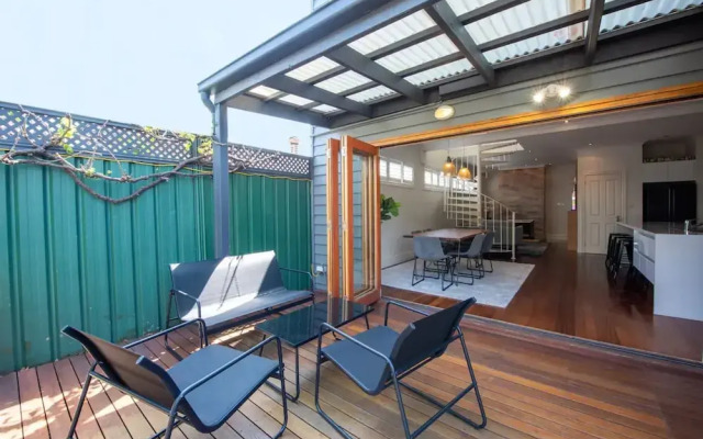 Renovated 3 Bedroom Family Home in Richmond With Parking