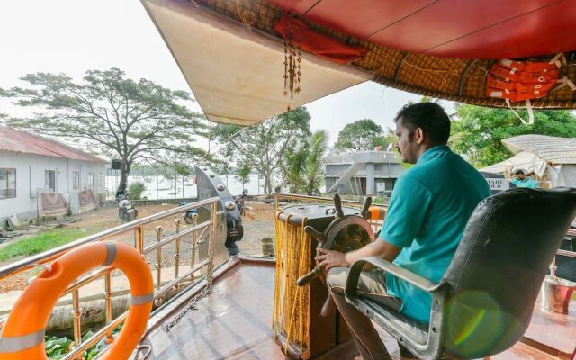 OYO 23063 Luxury Meghavarsham 5BHK