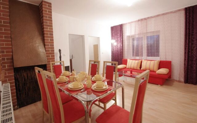 Raisa Apartments