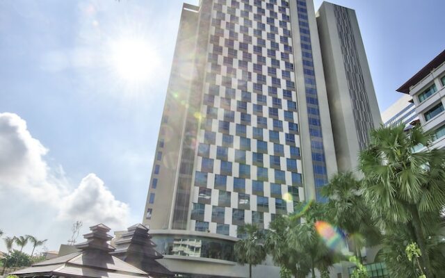 Sedona Hotel Inya Wing