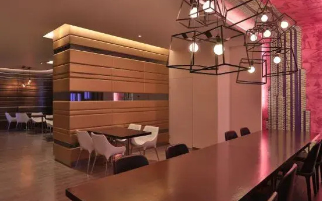 Shangzhong Hotel Apartment (Xi'an Keji Road Subway Station)