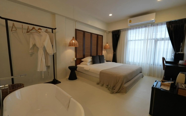YOLO Bangkok Boutique Hotel