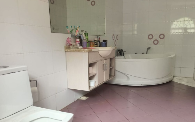 Stay.Plus karen Party House