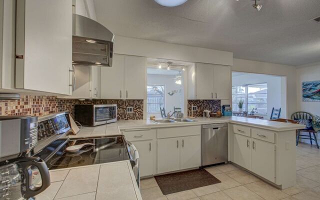 Peaceful Egret Pool Home in Venice