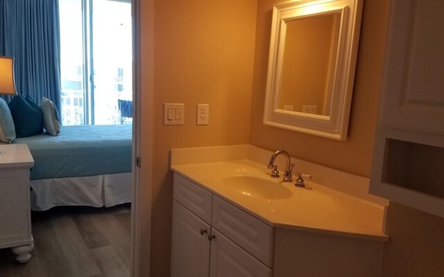 Waterscape 1 Bedroom Apartment by BnD