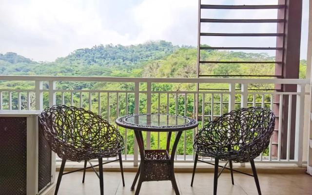 Miranda 504B by Raquel's Place at Pico de Loro