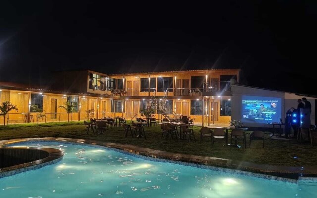 Arya Resort & Spa
