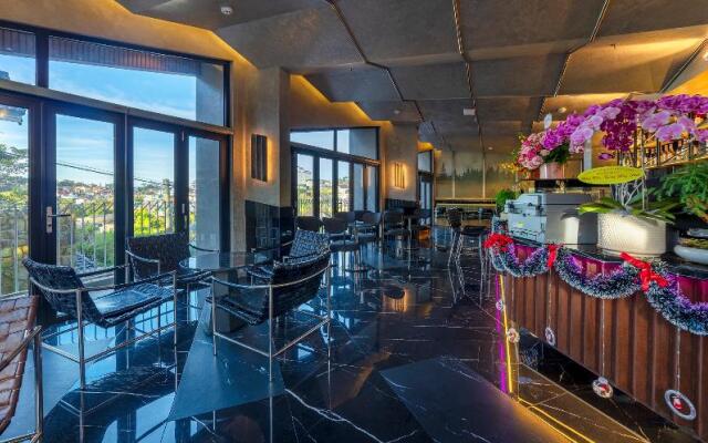 Adela Hostel & Coffee