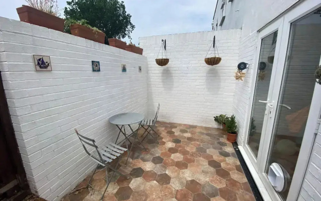 Spacious & Central 2BD House - Brighton