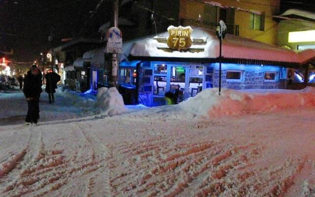 Apartment with One Bedroom in Bansko, with Wonderful Mountain View, Furnished Balcony And Wifi - 100 M From the Slopes