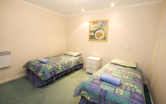 Lorne Ocean Sun Apartments – Guest Rooms – Lorne