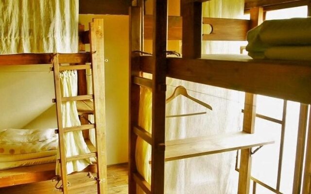 Small World Guest House - Hostel