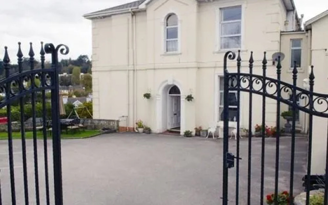 Tor Park Holiday Flatlets