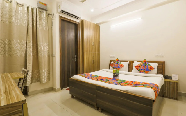 FabExpress Star Guest House