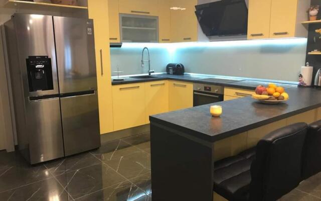 Zdene - private pool - A2(6)