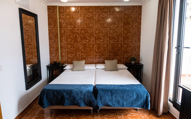 Hotel Adonis Capital