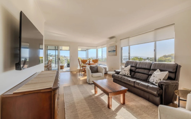 Seaview Heights by the BnB Collection