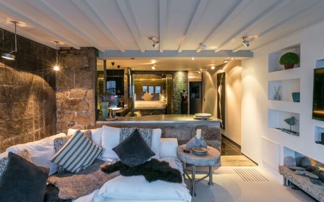 Black Moon - Adults Only