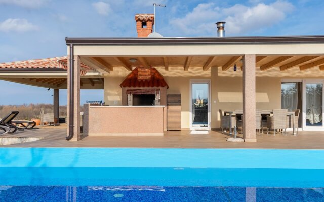 Beautiful Holiday Home in Novigrad With Private Swimming Pool