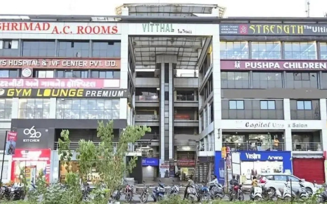 OYO 61228 Hotel Shrimad
